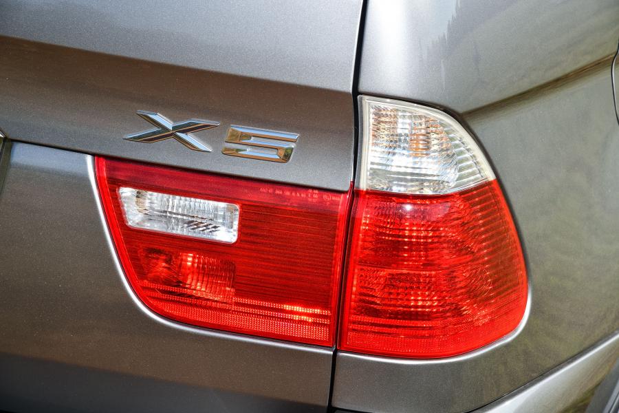 Детали экстерьера BMW X5 4.8is 2004 года  (NA) (фото 44 из 73)